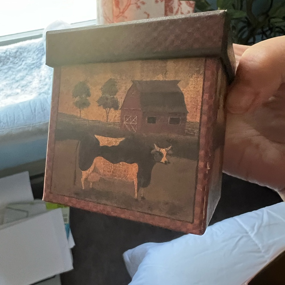 Farmhouse nesting boxes - Picture 10 of 11